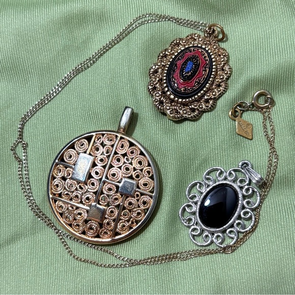 Vintage Sarah Coventry bundle necklace jewelry lot gold filigree oval pendant - Picture 2 of 7